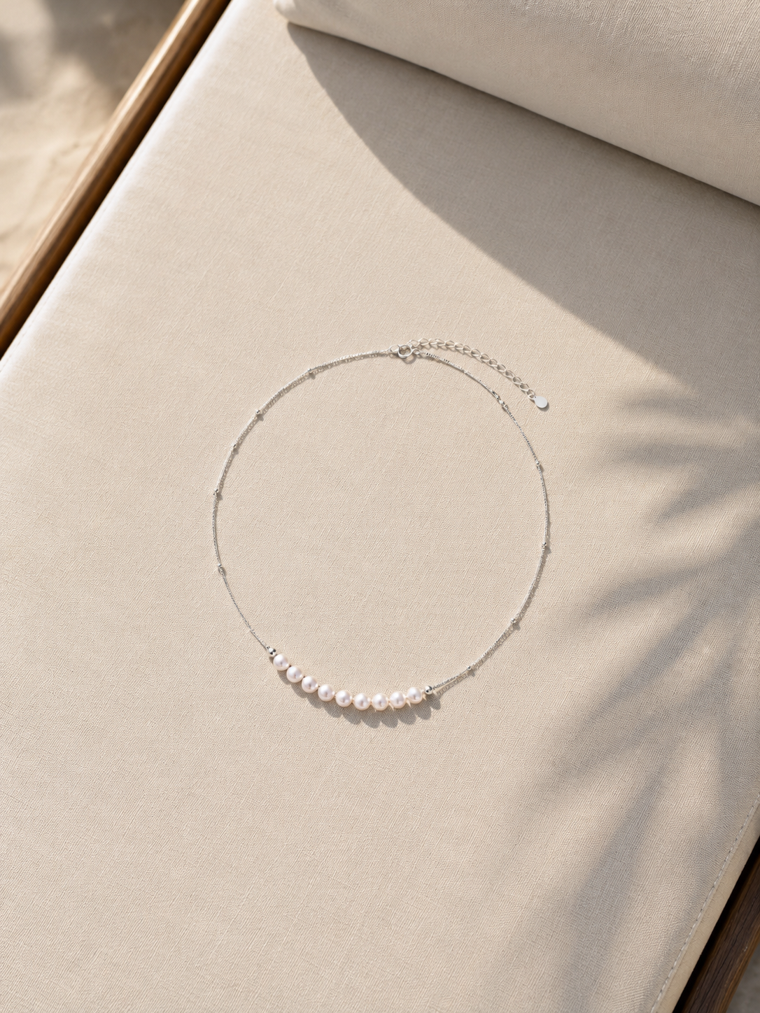 Luna Pearl Arc Necklace